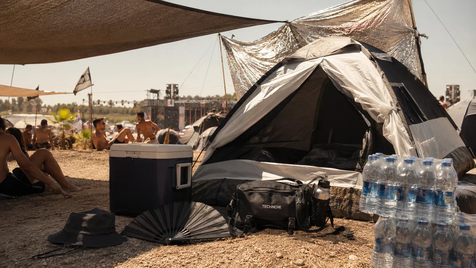 CANICULE EN FESTIVAL : 12 ESSENTIELS POUR RESTER AU FRAIS