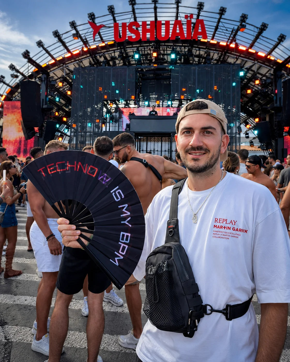Raver portant TECHNOW en festival